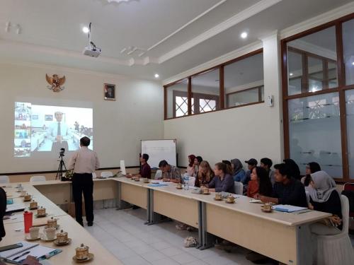 Kuliah teleconferance dari 2 negara USA - Indonesia (2)